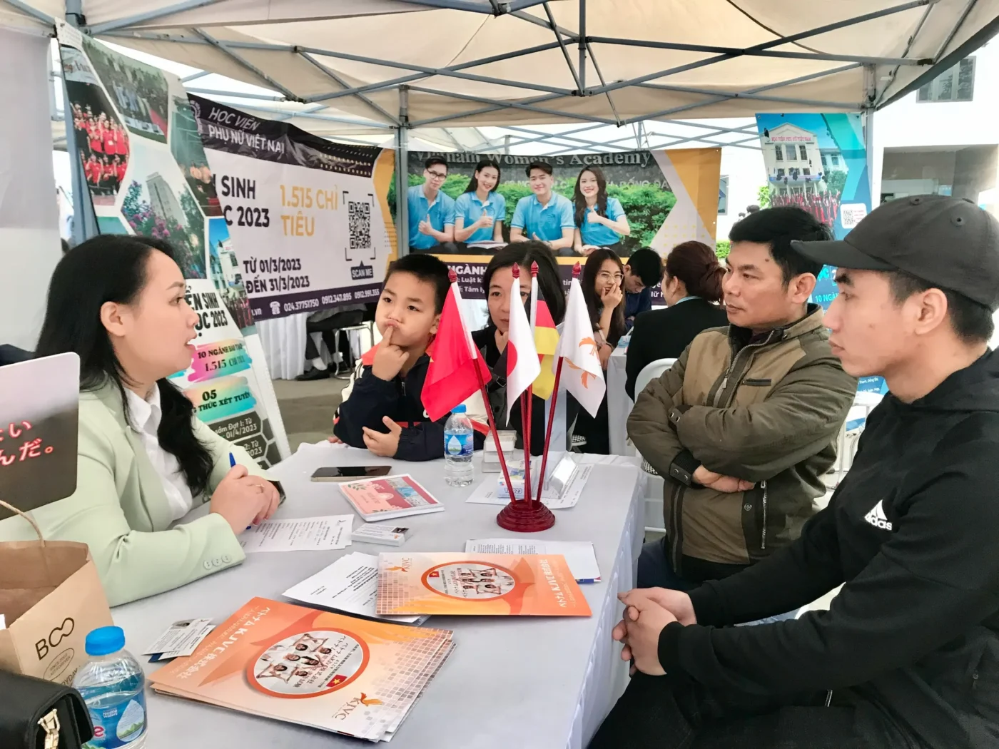 Những Ngành Nghề Có Nhu Cầu Tuyển Dụng Cao? Top Các Lĩnh Vực "Khát" Nhân Lực Nhất Hiện Nay